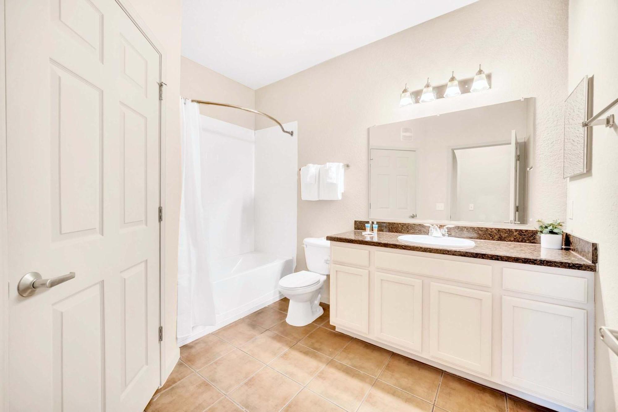 Bright & Modern 2Br Condo With Pool & Hot Tub, Near Disney! Орландо Экстерьер фото